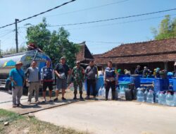 Kapolsek Winong: Bantuan Air Bersih untuk Warga yang Terdampak Kekeringan