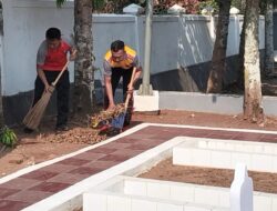 Bersihkan TMP Kadilangu Batang, Personel TNI Polri Peringati Hari Kesaktian Pancasila