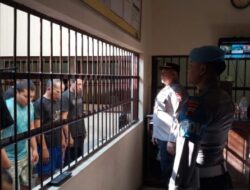 Sesuai SOP, Pawas Polres Rembang Cek & Kontrol Kondisi Tahanan Mapolres