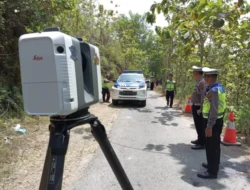 Tim Polda Bawa Kamera Canggih ke TKP Kecelakaan Maut