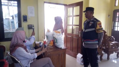 Penyaluran Bantuan Pangan dari Kemensos di Desa Ngening, Pati