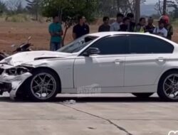 Adu Banteng Sedan BMW Vs Sepeda Motor di Semarang, Satu Orang Tewas di Lokasi