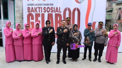 Bakti Sosial AKABRI 90, Polres Barito Utara Lakukan Kegiatan Bedah Rumah