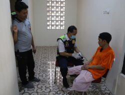 Kapolresta Pati Ajak Personel Dokkes Periksa Kesehatan Tahanan di Rutan Polresta Pati