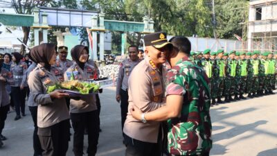 Dirgahayu TNI: Kapolresta Pati Bawa Nasi Tumpeng ke Markas Kodim 0718 Pati