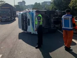 Kecelakaan di Jalan Tol Jatingaleh Semarang, Dua Bus Tabrakan dan Satu Terguling