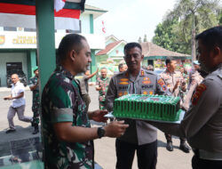 HUT TNI ke-78, Kapolres Sukoharjo Beri Surprise Dandim 0726/Sukoharjo