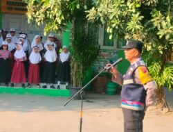 Jadi Pembina Upacara di SD Tambaharjo 02, Bhabinkamtibmas Polsek Pati Berikan Pembinaan dan Penyuluhan