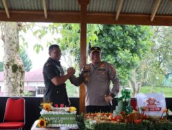 Jalin Sinergitas, Kapolres Humbahas Beri Nasi Tumpeng pada Dandim 0210 / TU di HUT TNI