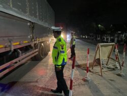 Kapolresta Pati Lakukan Pengamanan dan Pengaturan Lalu Lintas selama Perbaikan Jalan