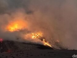 Kebakaran TPA Jatibarang Semarang, Belasan Orang Diduga Masih Terjebak
