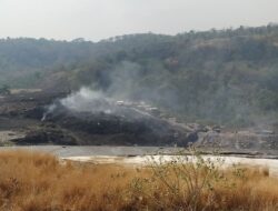 “Water Bombing” Mulai Dikerahkan untuk Padamkan Kebakaran TPA Jatibarang Semarang
