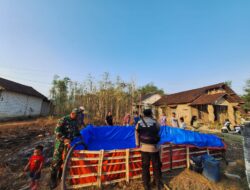 Penyaluran Bantuan Air Bersih di Desa Gajahkumpul Pati Dilakukan oleh Bhabinkamtibmas dan Rumah Sakit Budi Agung