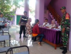 Penyaluran BLT DD Tahap 3 Desa Tlogorejo Mendapat Pengamanan Bhabinkamtibmas Polsek Tlogowungu