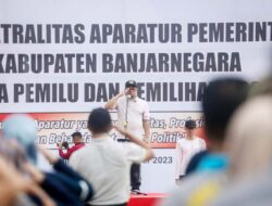 Pegawai Pemerintah Banjarnegara Ikuti Apel Netralitas Aparat dan Tandatangani Pakta Integritas