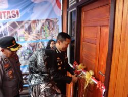Polres Barito Utara Lakukan Kegiatan Bedah Rumah Bakti Sosial AKABRI 90