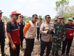 Bersama Sejumlah Instansi, Polres Sukoharjo Gelar Patroli Cegah Karhutla & Salurkan Air Bersih