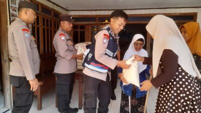 Polresta Pati Polda Jateng Salurkan Bantuan 50 Karung Beras ke Warga Desa Ketip