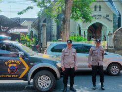 Personel Polsek Pati Polresta Pati Amankan Gereja-gereja di Hari Minggu