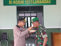 Polres Lamandau Beri Kejutan ke Makodim 1017/LMD di HUT TNI ke 78