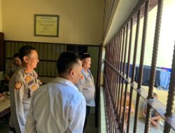 Antisipasi Hal Tak Diinginkan, Kapolres Rembang Rutin Cek Tahanan Usai Sholat Jum’at