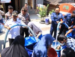 Sambut HUT Humas Polri ke 72, 3 Tangki Air Bersih Disalurkan Sihumas Polres Rembang