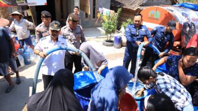 3 Tangki Air Bersih Disalurkan Sihumas Polres Rembang Sambut HUT Humas Polri ke 72