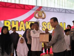 Warga Tasikmalaya Antusias Terima Sembako dari Ops NCS Guna Wujudkan Pemilu Damai