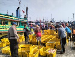 Pantau Giat Masyarakat, Sat Polairud Pastikan Keamanan & Kenyamanan Nelayan