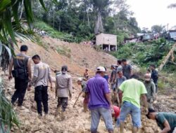 2 Tewas dan 6 Luka-luka Akibat Bencana Tanah Longsor di Humbahas