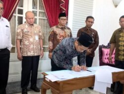 Bersama KPU dan Bawaslu, Pemkab Banjarnegara Teken NPHD Pilkada Serentak