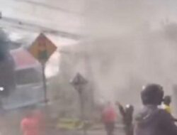 Diduga Korsleting Listrik, Bus Sawunggaling Terbakar di Semarang