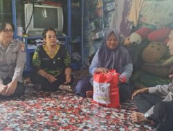 Polsek Dusel Beri Sembako & Bantu Renovasi Rumah Warga yang Rusak