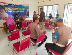 Puluhan Warga Kecamatan Gatak Ikuti Bakti Kesehatan Gratis dari Polres Sukoharjo