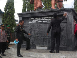 Bersihkan Monumen Pahlawan, Polres dan Kodim Sukoharjo Peringati Hari Pahlawan