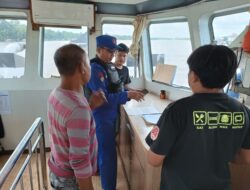 Cegah Tindak Pidana Di Perairan Barito, Kapal Ditpolairud Masifkan Patroli