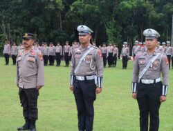 Kapolres Lamandau Beri Penghargaan Kepada Personel Berprestasi