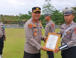 Kapolres Lamandau Beri Penghargaan Personel Berprestasi, Ini Pesannya