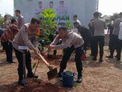 Bersama Forkopimda, Kapolda Jateng Tanam Pohon di Mako K9 Dit Samapta Banyumanik