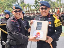 Kapolda & Wakapolda Kalteng Diangkat Jadi Warga Kehormatan di HUT Brimob  ke-78