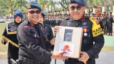 Kapolda & Wakapolda Kalteng Diangkat Jadi Warga Kehormatan di HUT Brimob  ke-78