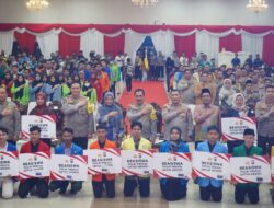 Kunjungan ke Riau, Wakapolri Silaturahmi dan Berikan Bantuan Bagi Mahasiswa Berprestasi