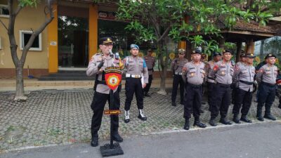 Personel Gabungan TNI-Polri Amankan Road To Gayeng fest Season III 2024 di Lapangan Desa Margorejo Pati