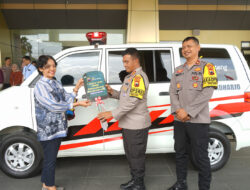 PT. BPD Jawa Tengah Beri Bantuan Mobil Ambulace untuk Polres Sukoharjo