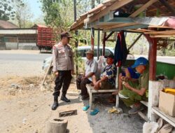 Anggota Polsek Pancur Jalin Dialogis Dengan Warga, Tampung Informasi Kamtibmas