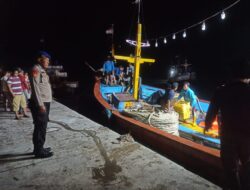 Suasana Masih Petang, Jajaran Sat Polairud Polres Rembang Pantau Nelayan Bongkar Ikan