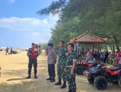 Personil Gabungan Polres Rembang & Kodim Amankan Obyek Wisata Karangjahe Beach saat Libur Nataru