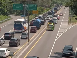 Arus Mudik Nataru Macet di Tol Tembalang Semarang, Jarak 5 Kilometer Ditempuh 2 Jam