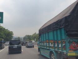 Tol Trans-Jawa Sampai Tol Semarang Padat Merayap, Banyak Truk Tak Kuat Nanjak