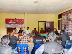 Bersama Panwaslu di 2 Kecamatan, Polsek Dolok Sanggul Gelar Pojok Pemilu